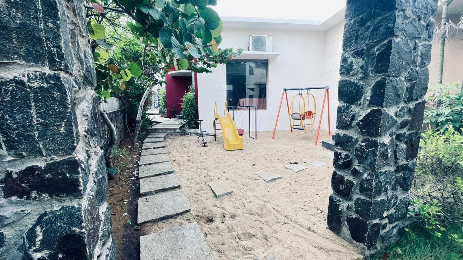 Barefootbay - Villa With Private Beach Access Chennai Exterior foto